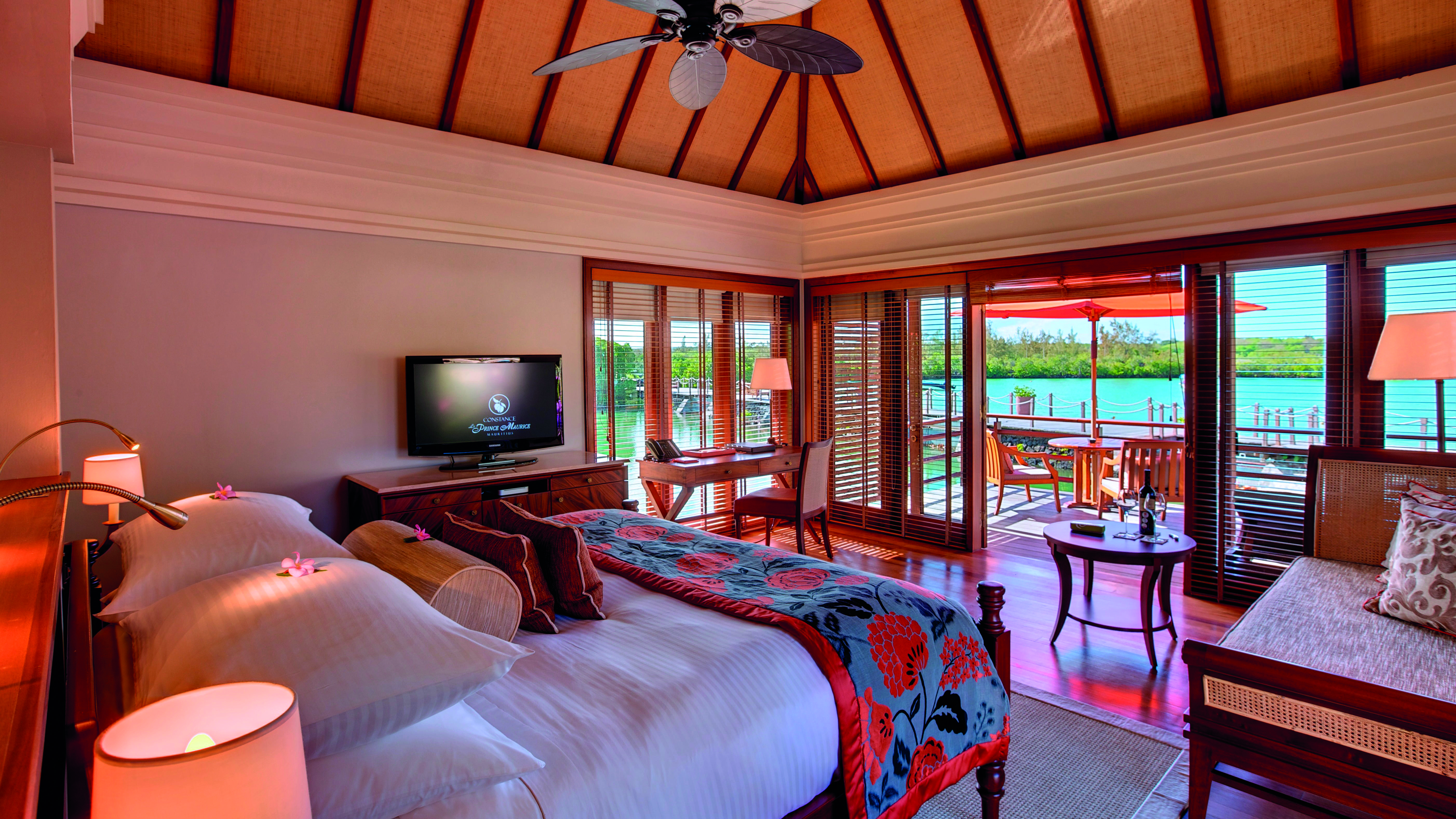 คอนสแตนซ์ ปริ้นซ์ โมริซ Hotel ป๊อสเตอ เด ฟลัคว์ ภายนอก รูปภาพ A room at the Four Seasons Resort Maldives at Landaa Giraavaru