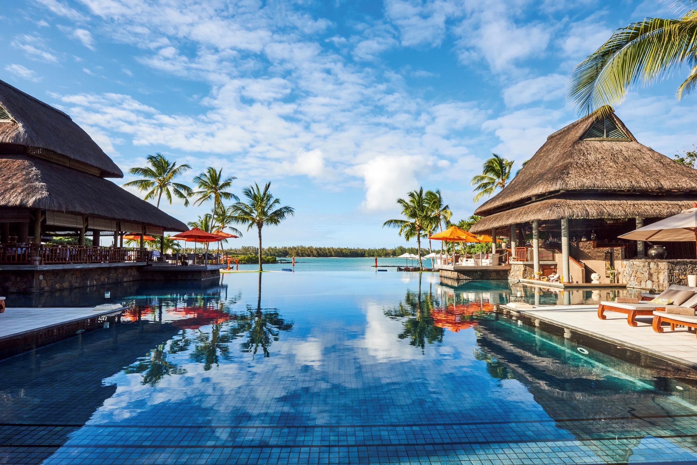 คอนสแตนซ์ ปริ้นซ์ โมริซ Hotel ป๊อสเตอ เด ฟลัคว์ ภายนอก รูปภาพ The pool at the resort