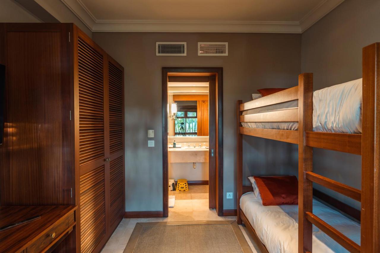 คอนสแตนซ์ ปริ้นซ์ โมริซ Hotel ป๊อสเตอ เด ฟลัคว์ ภายนอก รูปภาพ A bunk bed in a hotel room