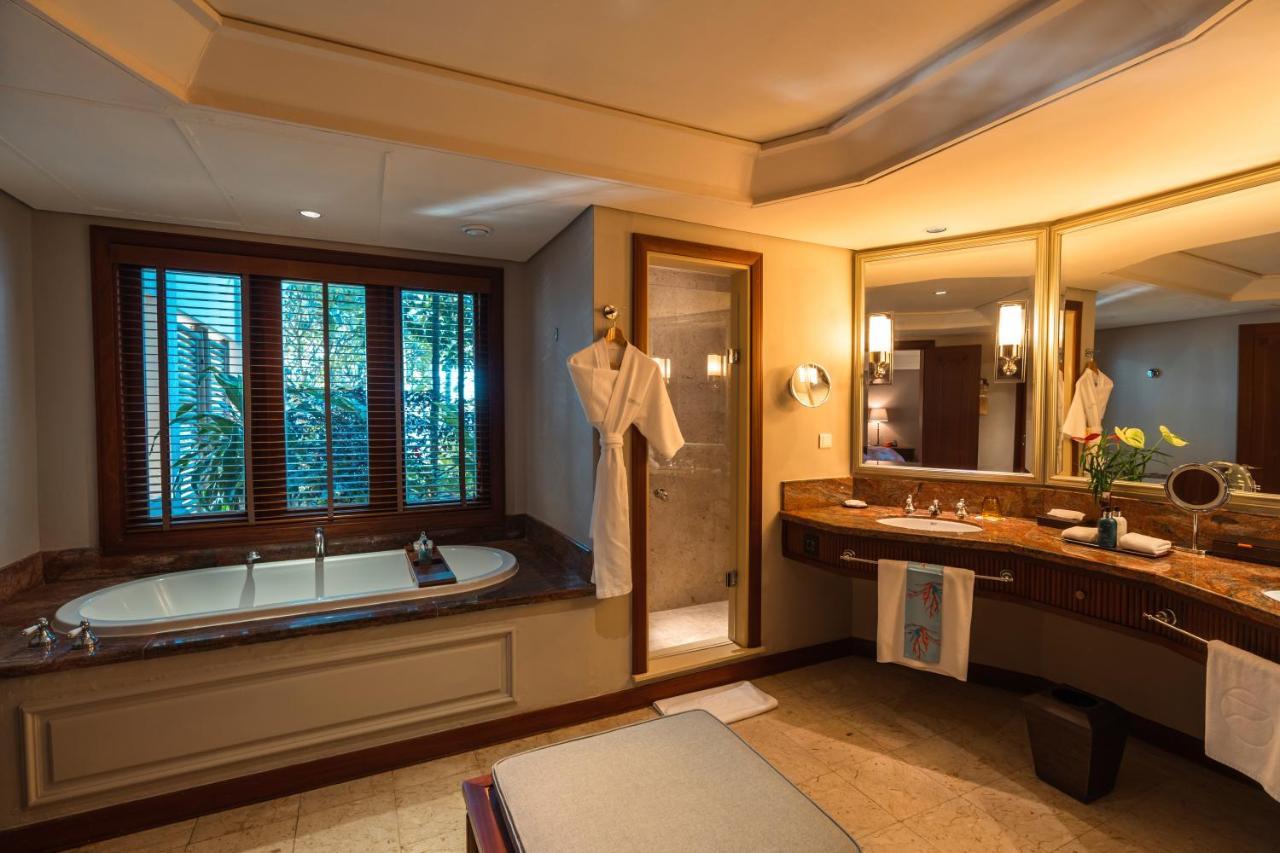 คอนสแตนซ์ ปริ้นซ์ โมริซ Hotel ป๊อสเตอ เด ฟลัคว์ ภายนอก รูปภาพ A bathroom in a hotel