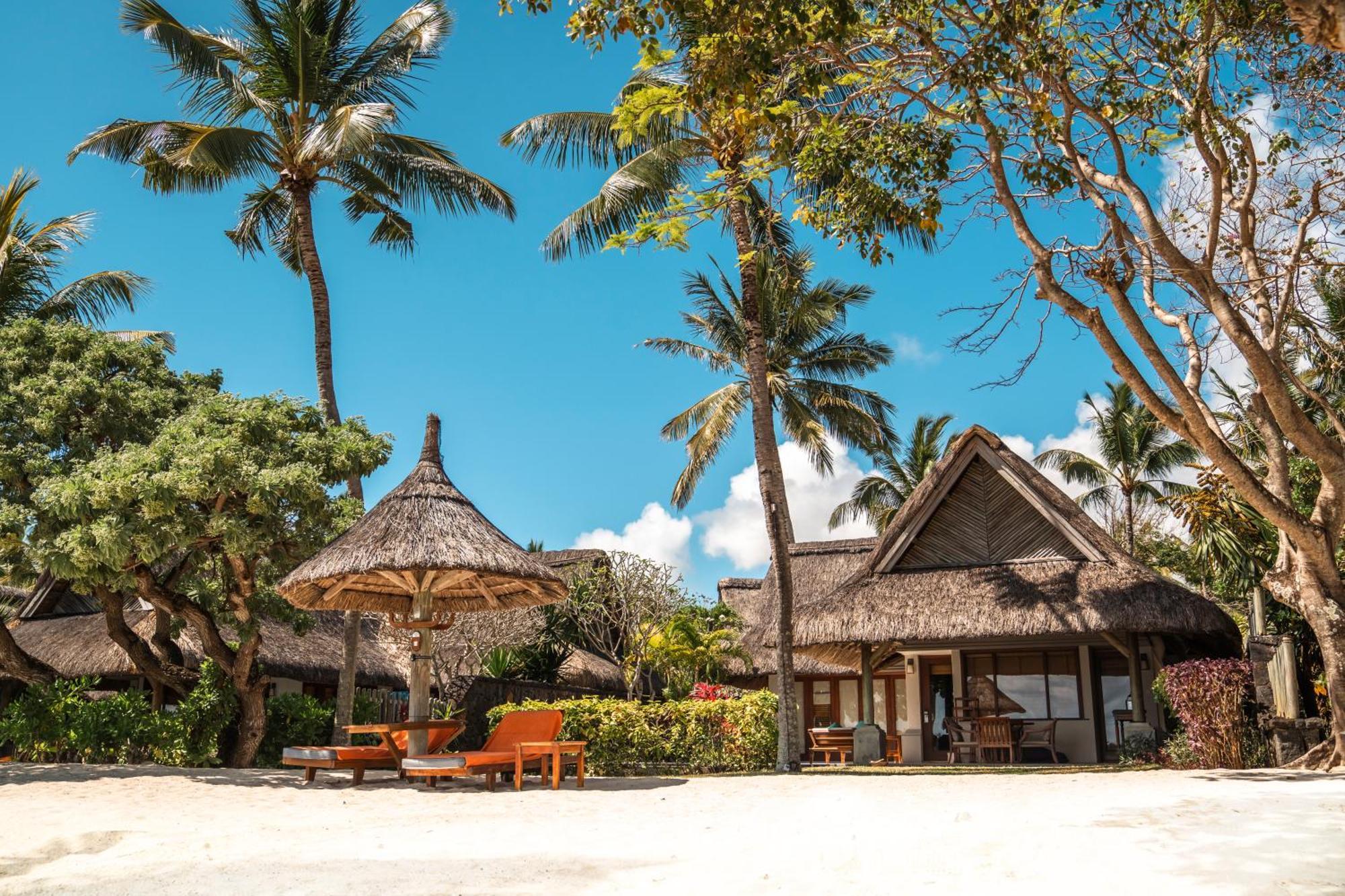 คอนสแตนซ์ ปริ้นซ์ โมริซ Hotel ป๊อสเตอ เด ฟลัคว์ ภายนอก รูปภาพ Beach bungalows at the resort